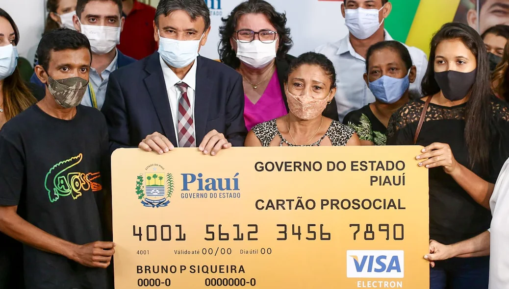 Solenidade de entrega de cartões do Programa Cartão Pró Social