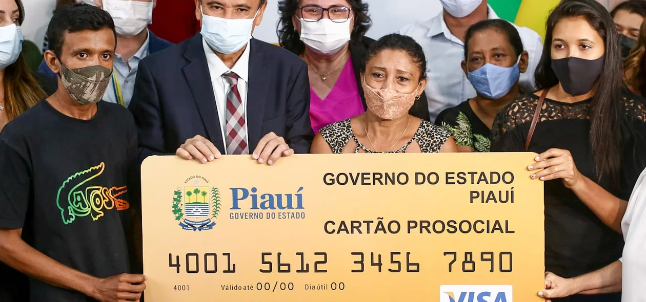Solenidade de entrega de cartões do Programa Cartão Pró Social