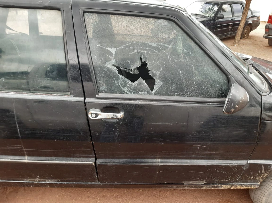 A vítima estava no carro quando foi alvejado