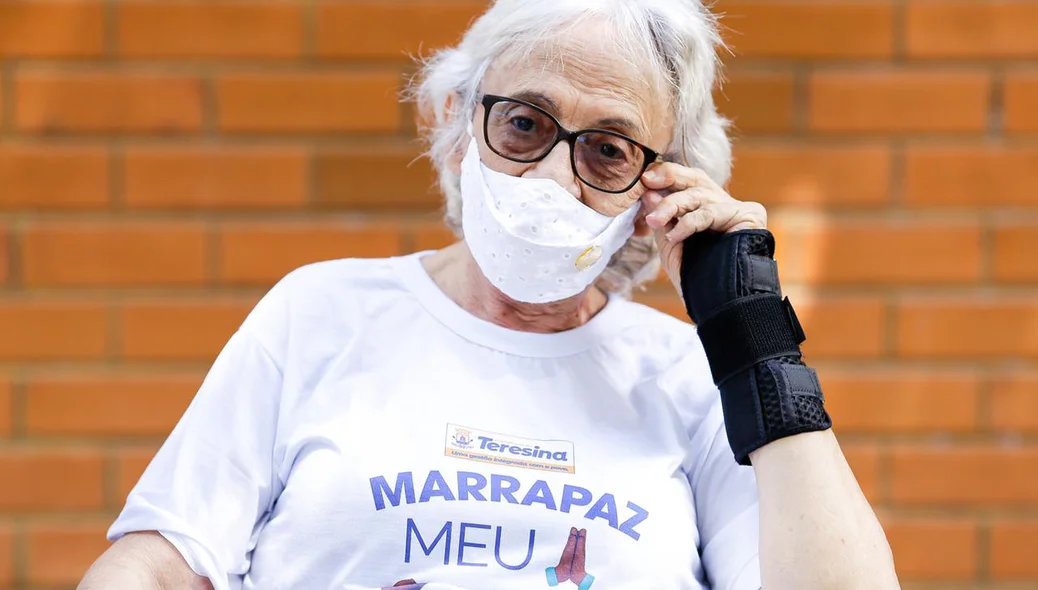 Amariles Borba recebe segunda dose da vacina