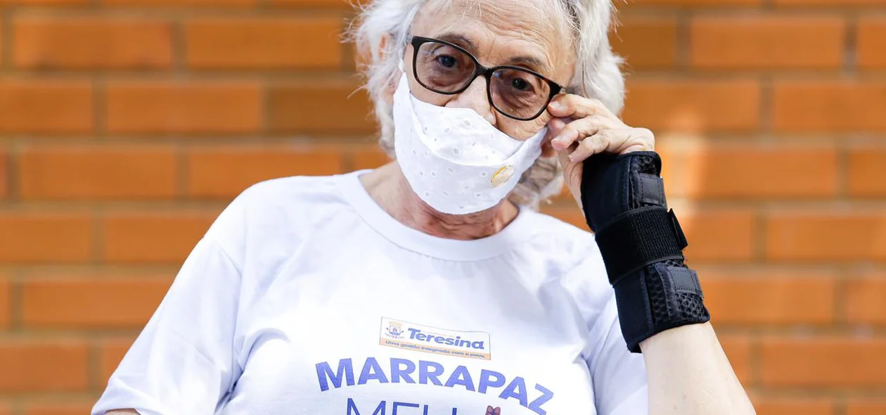 Amariles Borba recebe segunda dose da vacina