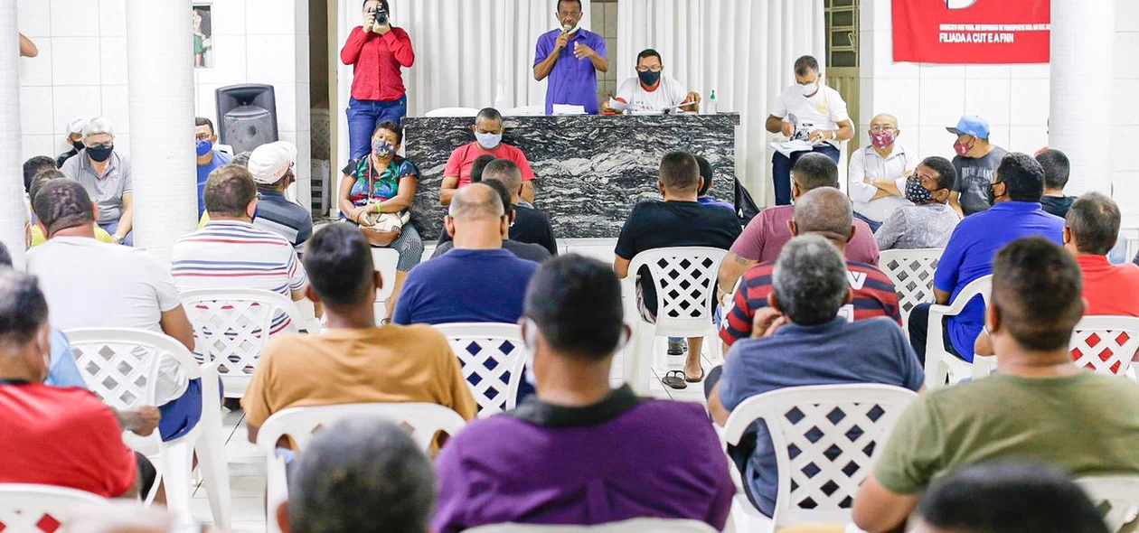 Assembleia dos motoristas e cobradores de ônibus em Teresina