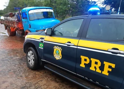 Caminhão apreendido pela PRF