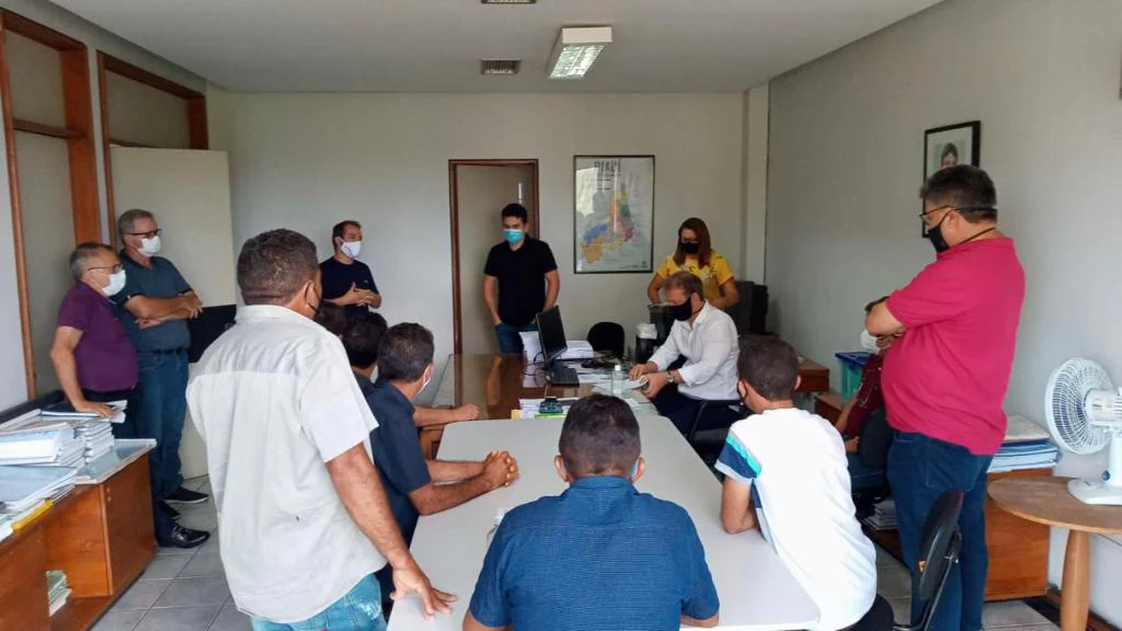 Castro Neto e João Madison debatem prioridades de diversos municípios do Piauí