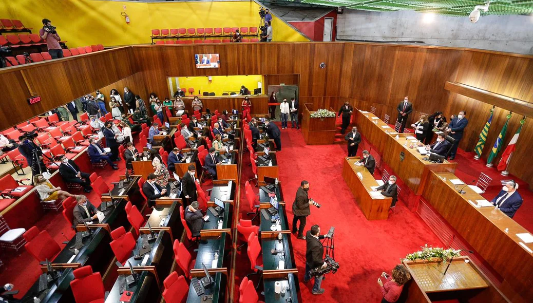 Deputados acompanham abertura do Ano Legislativo