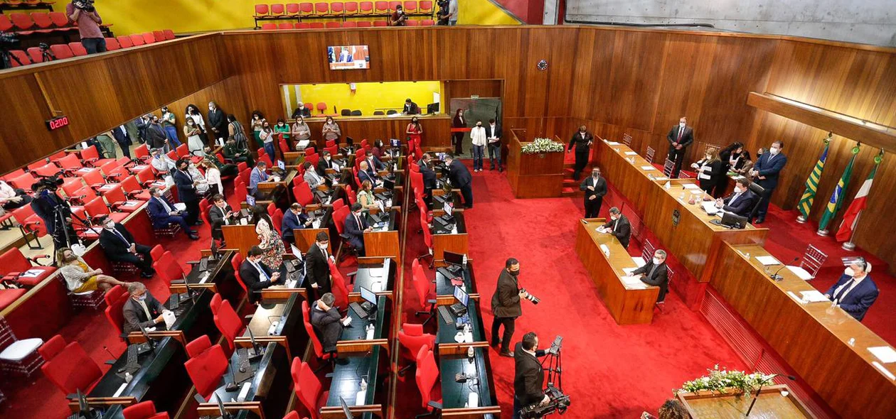 Deputados acompanham abertura do Ano Legislativo