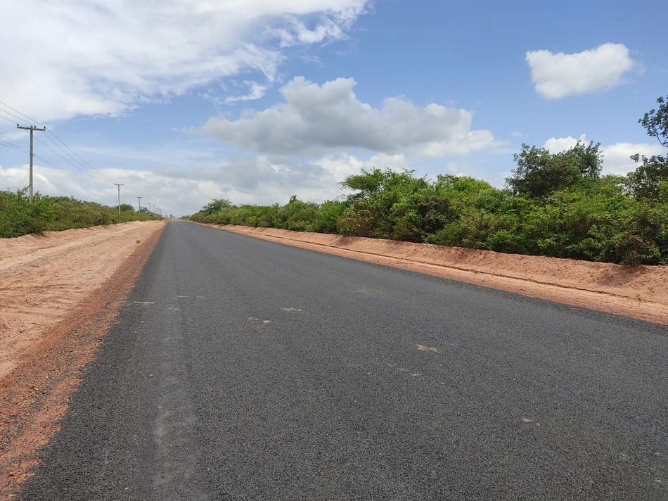 DER restaura trecho de rodovia que liga Piauí ao Ceará