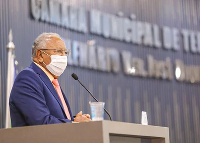 Dr. Pessoa discursa na Câmara Municipal de Teresina