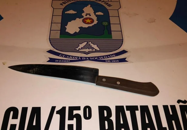 Faca utilizada pelo criminoso