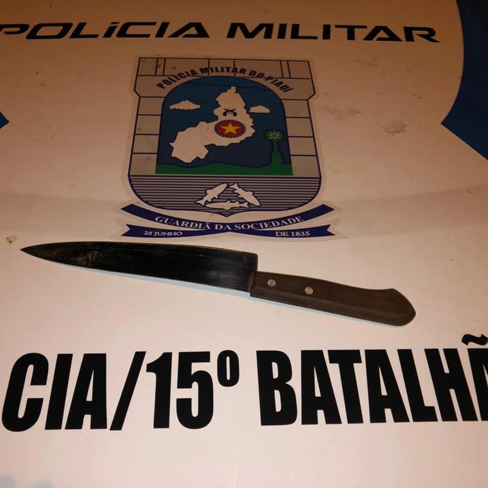 Faca utilizada pelo criminoso
