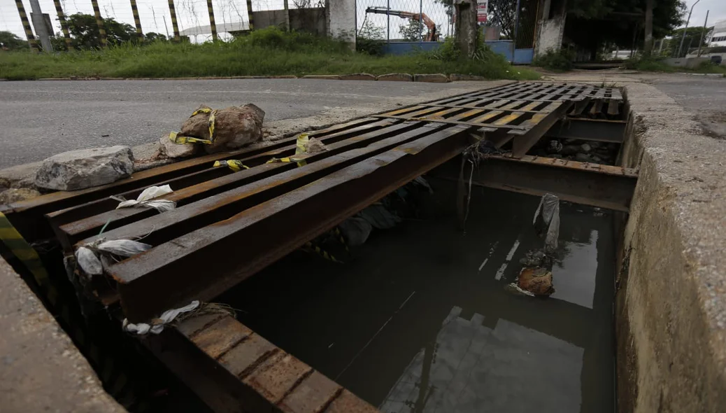 Galeria aberta na Avenida Camaçari