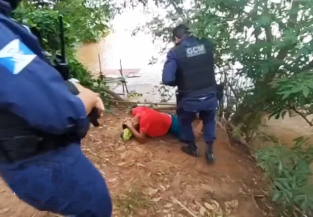 GCM prendeu o suspeito na margem do Rio Parnaíba
