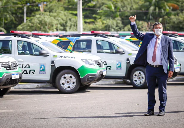 Governador Wellington Dias entrega novas viaturas