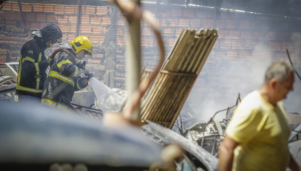 Incêndio em sucata