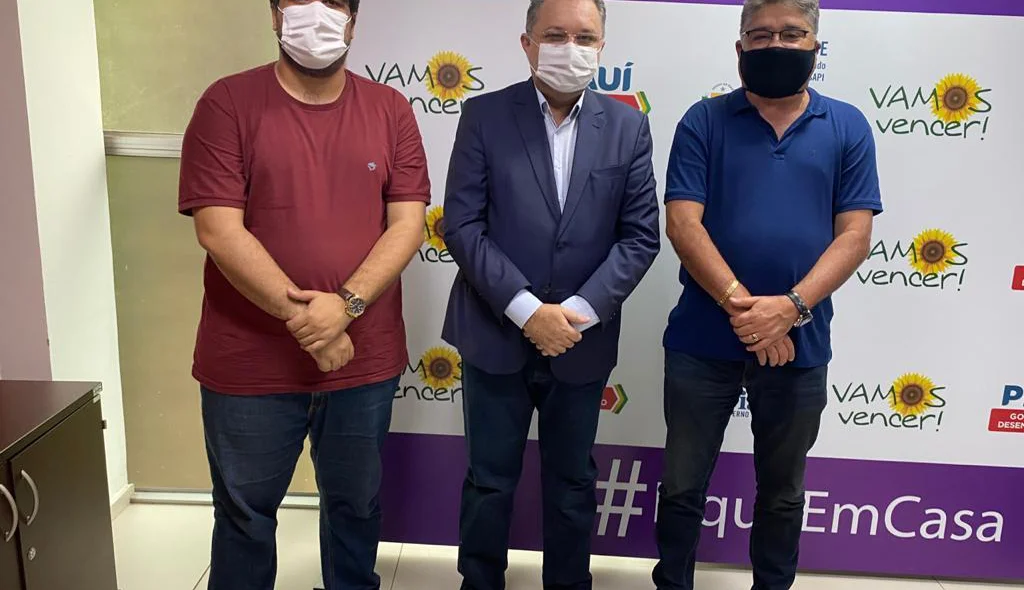 João Mádison ao lado de Florentino Neto e suplente Júnior Macêdo