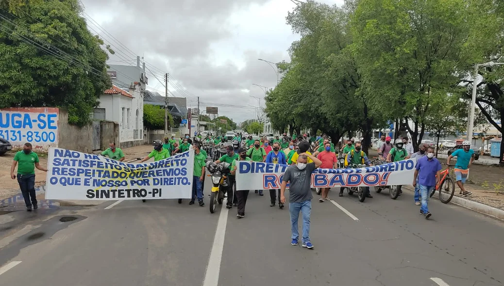 Manifestação dos motoristas de ônibus na Avenida Frei Serafim