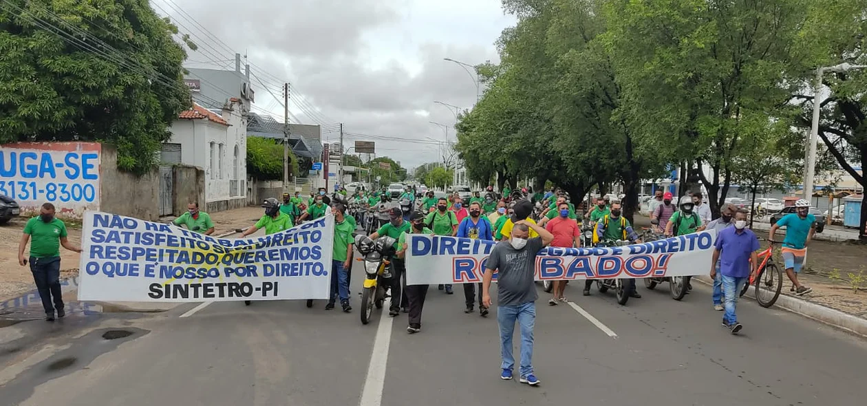 Manifestação dos motoristas de ônibus na Avenida Frei Serafim