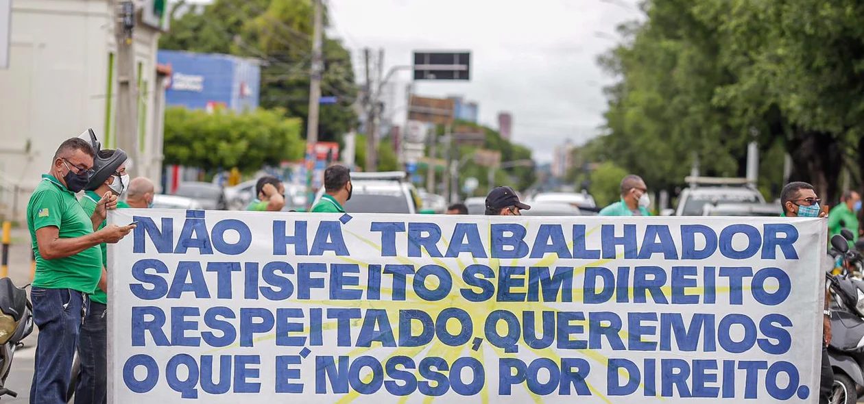 Manifestação na Avenida Frei Serafim em Teresina