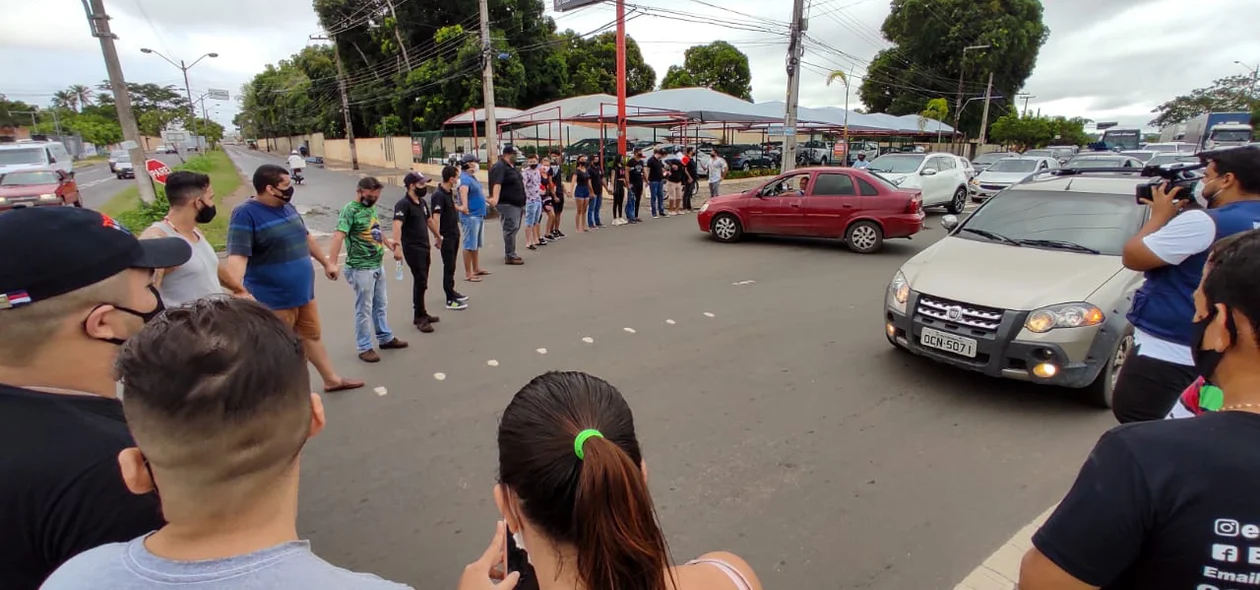 Manifestantes bloquearam a BR 343