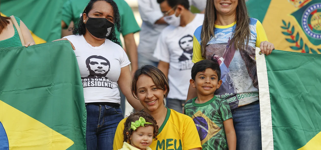 Manifestantes em Teresina