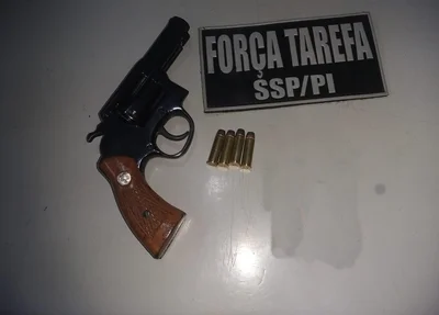 Material encontrado em poder do suspeito