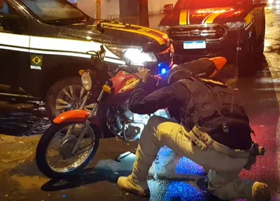 Moto que estava com o suspeito foi apreendida em Floriano