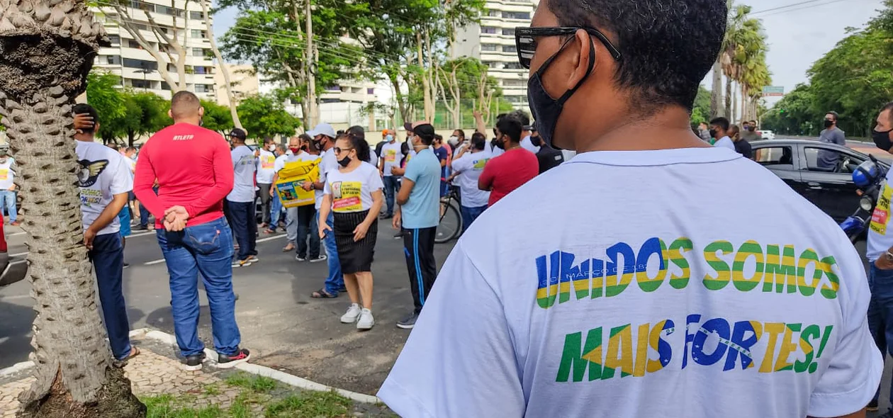 Motorista de aplicativo participa de manifestação em Teresina