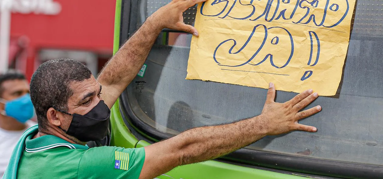 Motorista de ônibus em manifestação