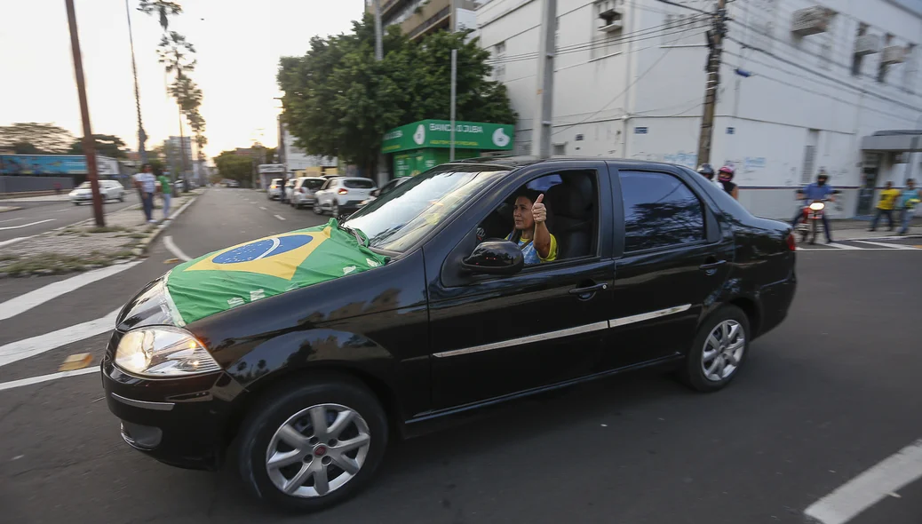 Motorista na buzinaço