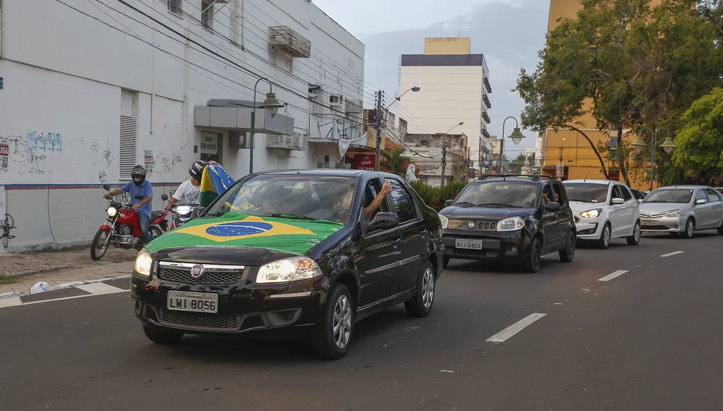 motoristas fazem buzinaço em Teresina