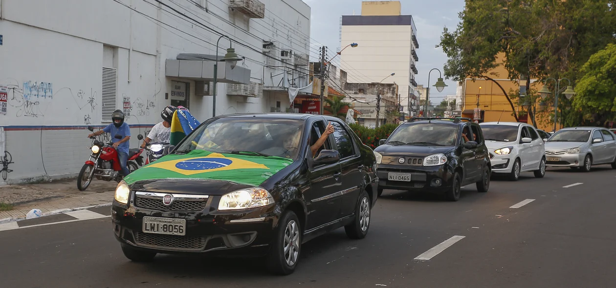 motoristas fazem buzinaço em Teresina