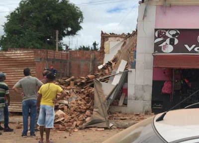 O prédio da lanchonete ficou totalmente destruído