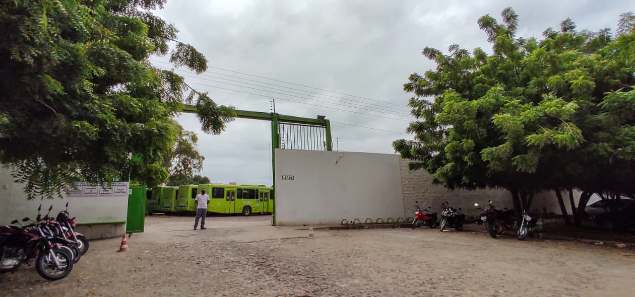 Ônibus não saíram da garagem
