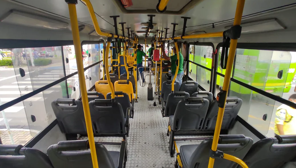 Ônibus vazio