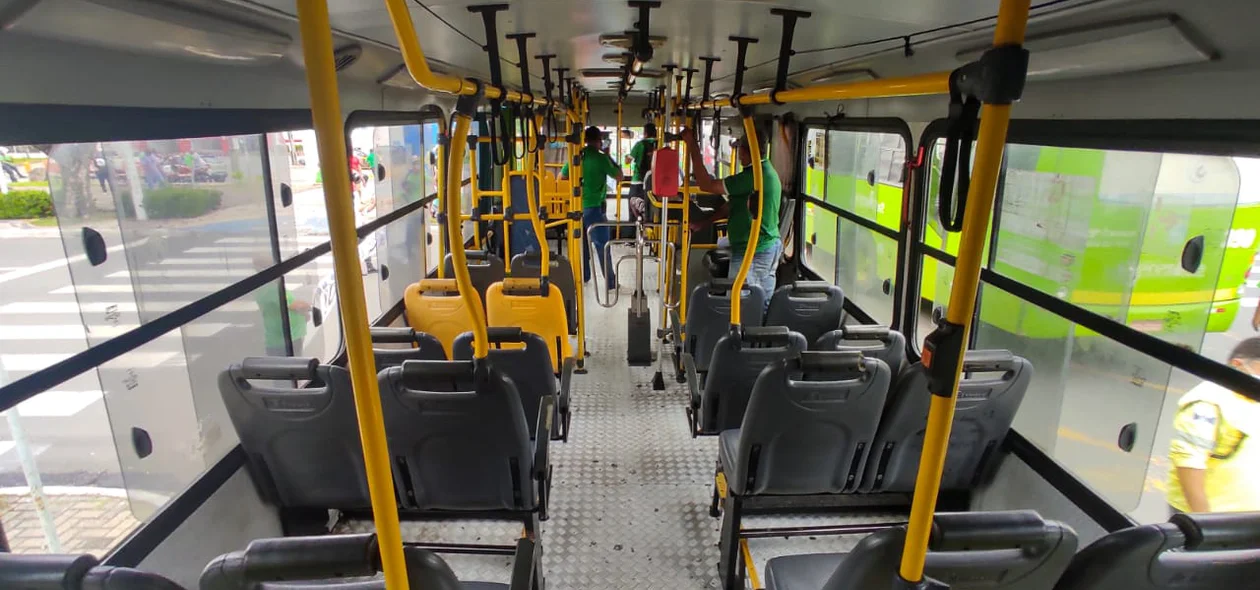 Ônibus vazio