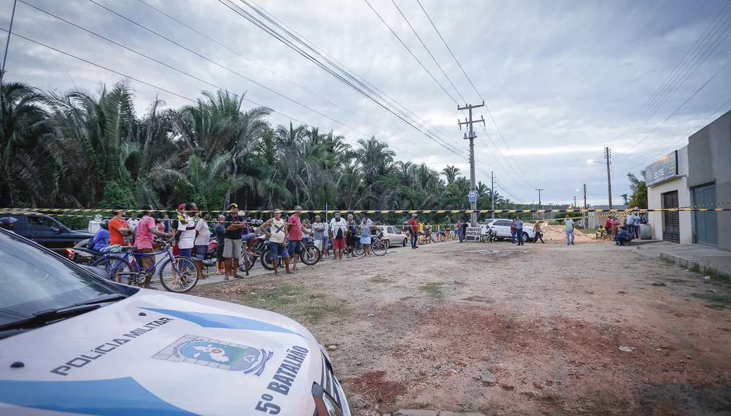 Polícia militar isolou o local