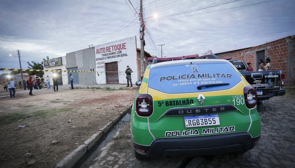 Policias do no local 5º Batalhão