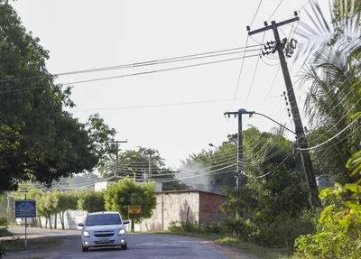 Morador reclama de poste torto no povoado Alegria