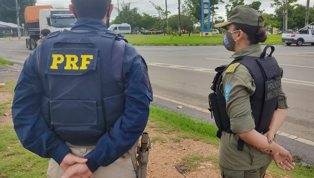 PRF e PM acompanham a manifestação