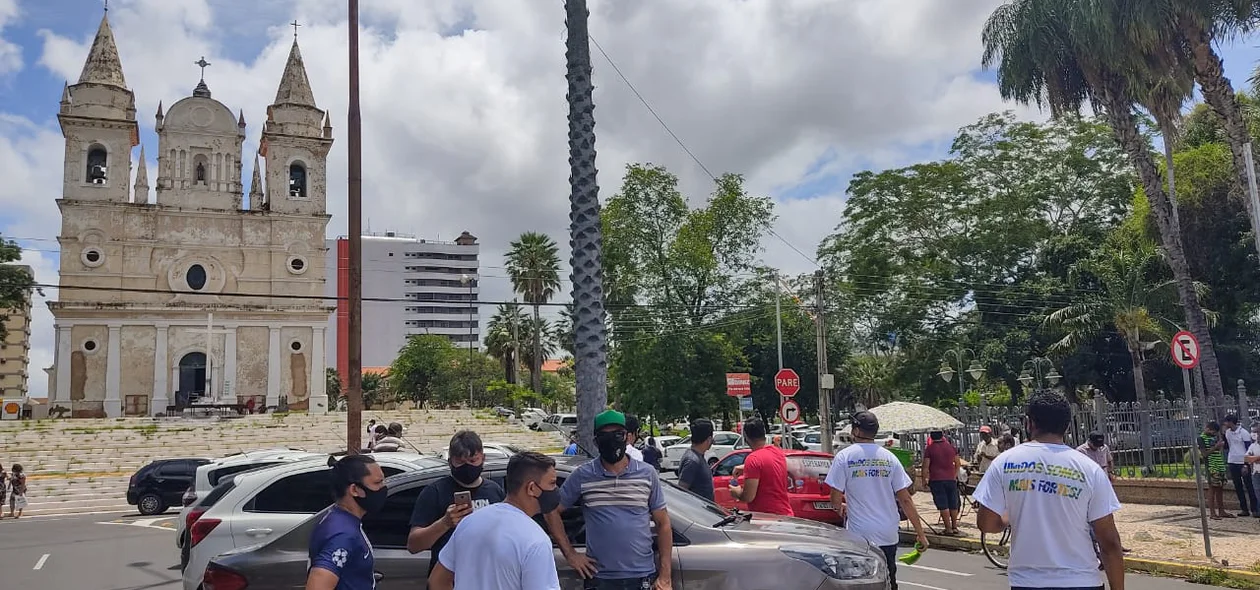 Protesto de permissionários e ambulantes
