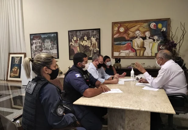 Reunião para discutir projeto de Guarda Ambiental em Teresina