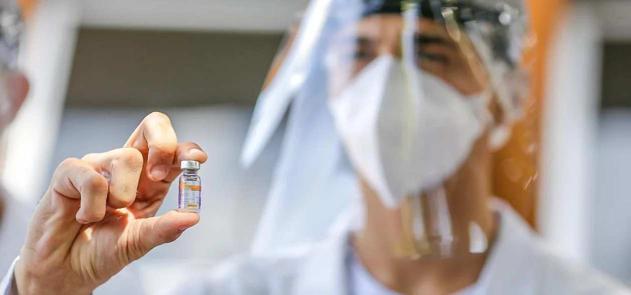Segunda dose da vacina é realizada nesta sexta-feira em Teresina