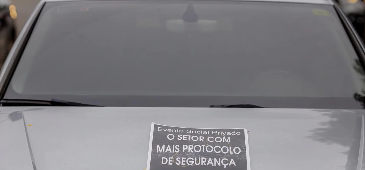 Setor de eventos realiza manifestação em Teresina