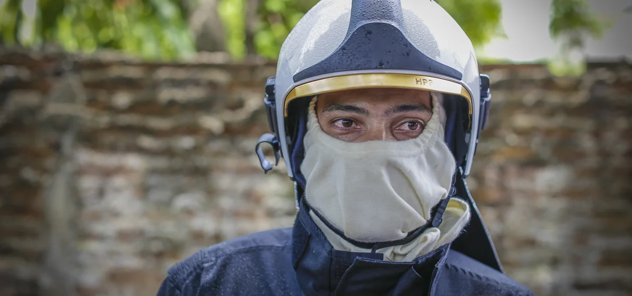 Tenente Santos do Corpo de Bombeiros