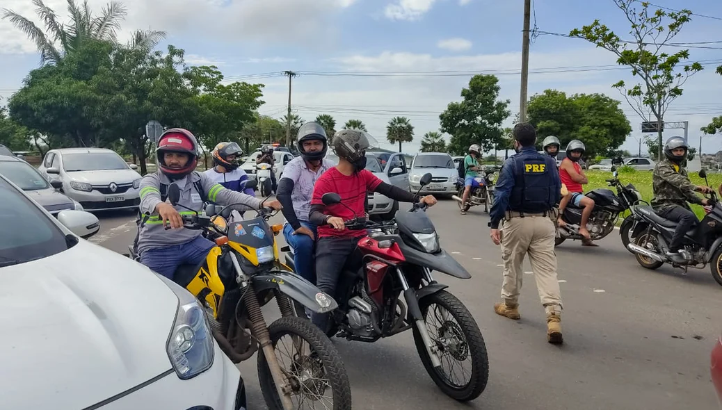 Trânsito congestionado na Ladeira do Uruguai