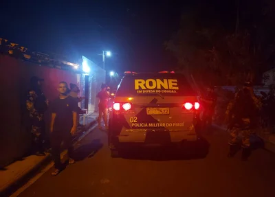Viatura da RONE no local do crime