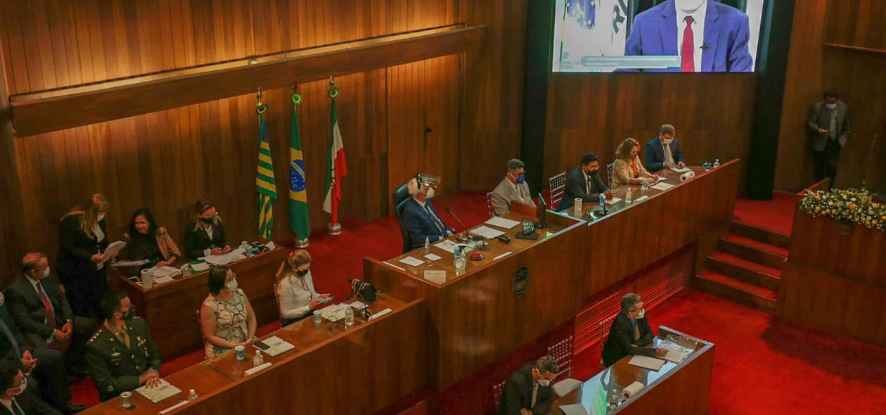 Wellington Dias lê mensagem anual na abertura do Ano Legislativo