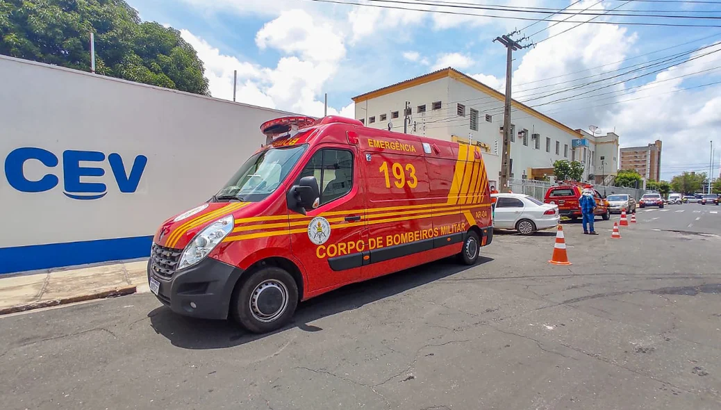 Acidente aconteceu na frente do Cev Colégio