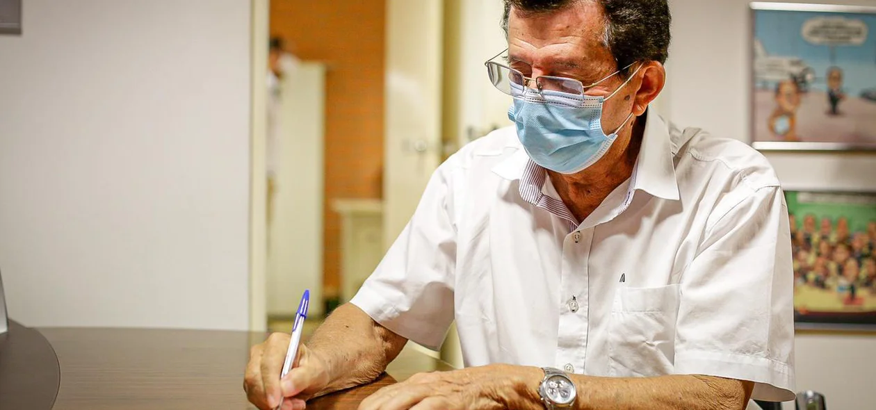 Aguinaldo Portela assina ficha de filiação