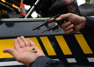 Arma de fogo apreendida pela PRF